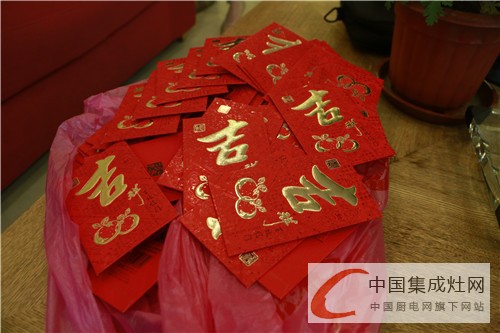 【上海展花絮】掃一掃有驚喜，一大波紅包現(xiàn)場派送啦！