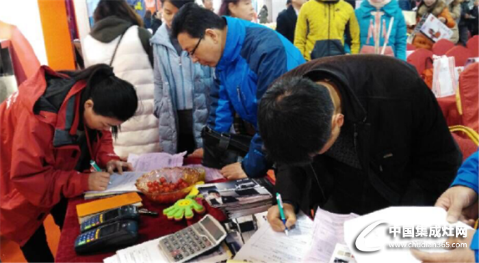 億田集成灶攜新品參加江蘇連云港家居建材千人搶購會