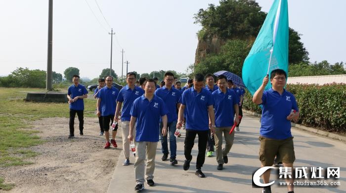 潮邦集成灶十周年團(tuán)建，徒步錢塘江走起！