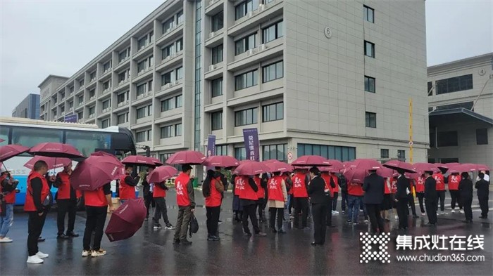 因勢(shì)而謀，執(zhí)夢(mèng)遠(yuǎn)行！莫尼集成灶10月招商峰會(huì)火爆簽單中~